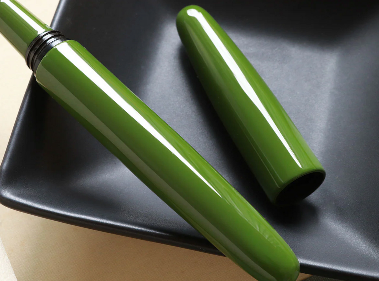 Wancher Dream Fountain Pen | TRUE URUSHI - Uguisu-Iro