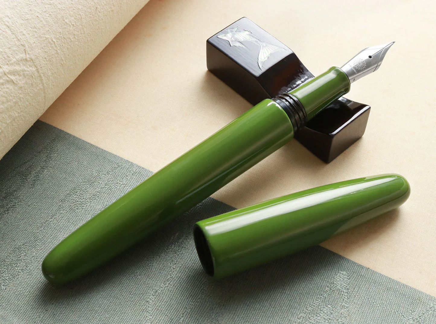 Wancher Dream Fountain Pen | TRUE URUSHI - Uguisu-Iro