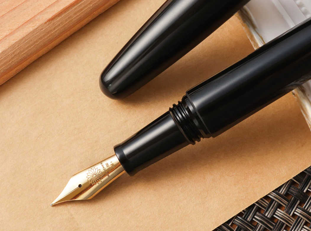 Wancher Dream Fountain Pen | TRUE EBONITE - SILK BLACK