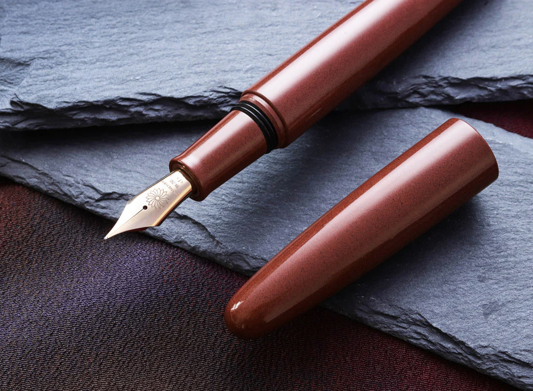 Wancher Dream Fountain Pen | TRUE EBONITE - SAND RED