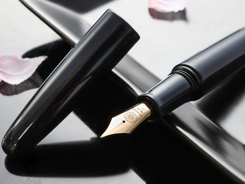 Wancher Dream Fountain Pen | TRUE URUSHI - BLUE