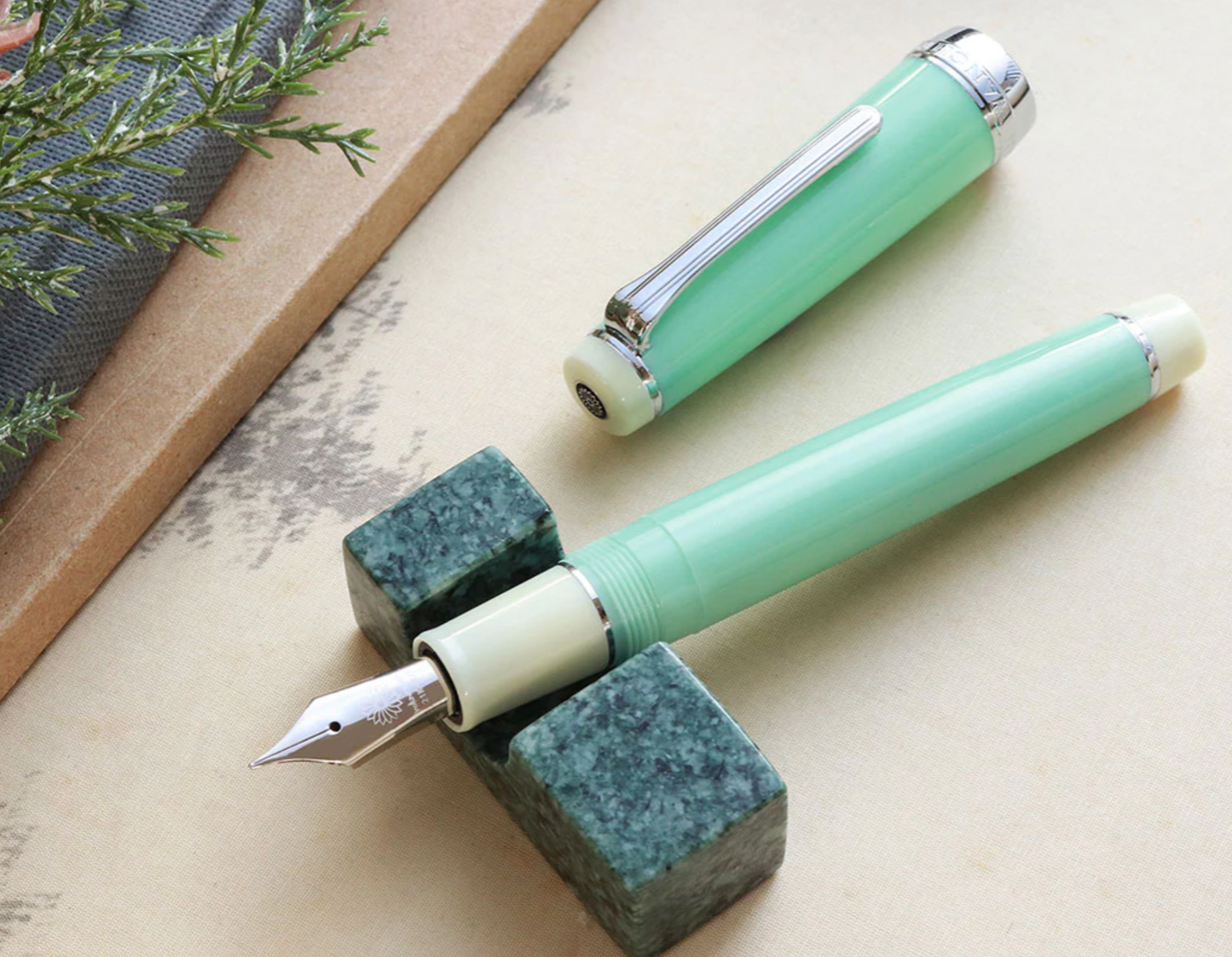 WANCHER × SAILOR Professional Gear Fountain Pen " JADE " 21K Nib