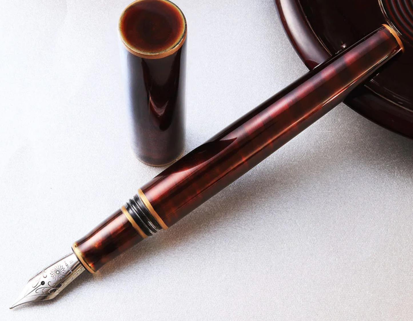 Wancher Fountain Pen | SEKAI BYAKUDAN-NURI