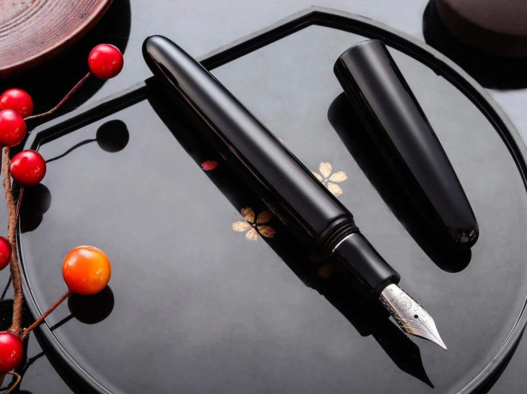 Wancher Dream Fountain Pen | TRUE URUSHI - BLACK