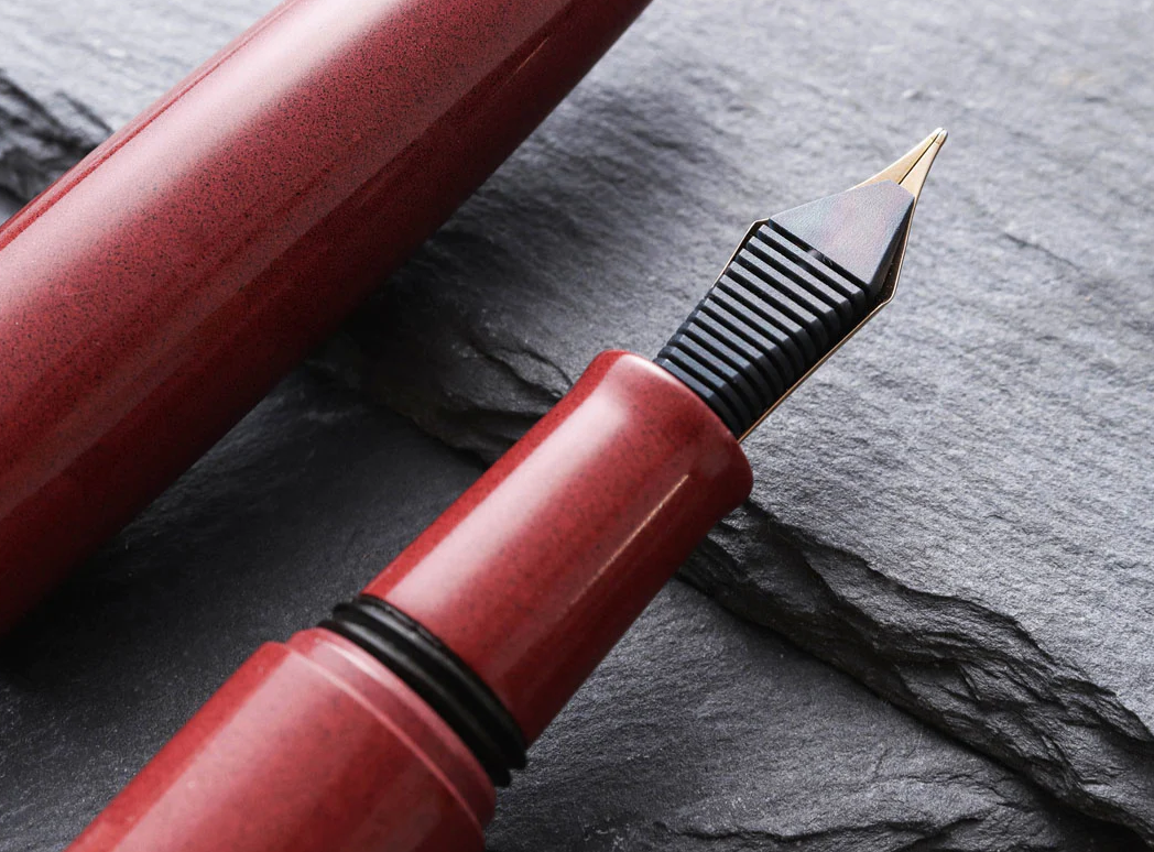 Wancher Dream Fountain Pen | TRUE EBONITE - SAND RED