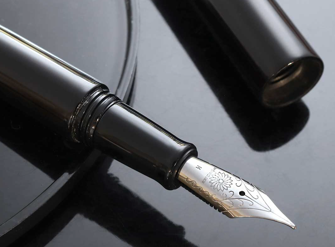 Wancher Fountain Pen | SEKAI AIZU URUSHI - EBONY