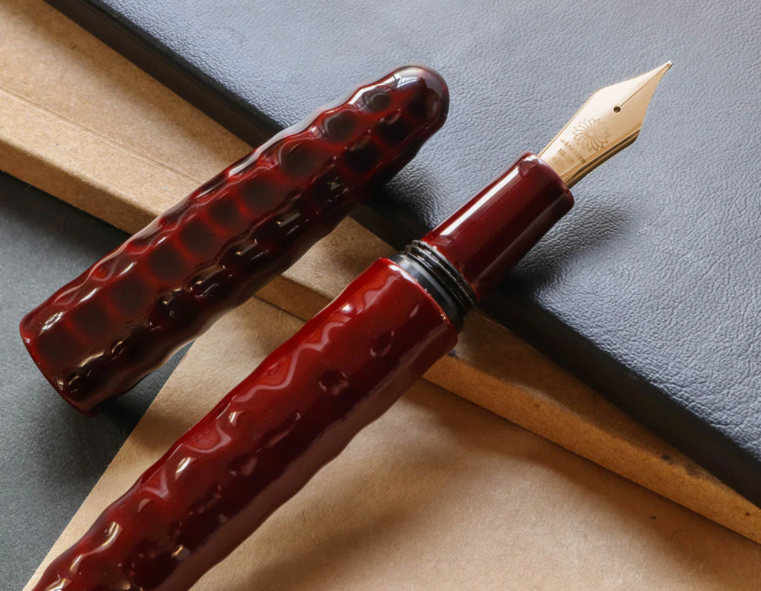 Wancher Dream Fountain Pen | AIZU URUSHI - KIKKOU-NURI - AKATAMENURI