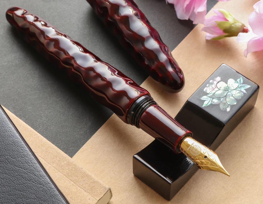 Wancher Dream Fountain Pen | AIZU URUSHI - KIKKOU-NURI - AKATAMENURI