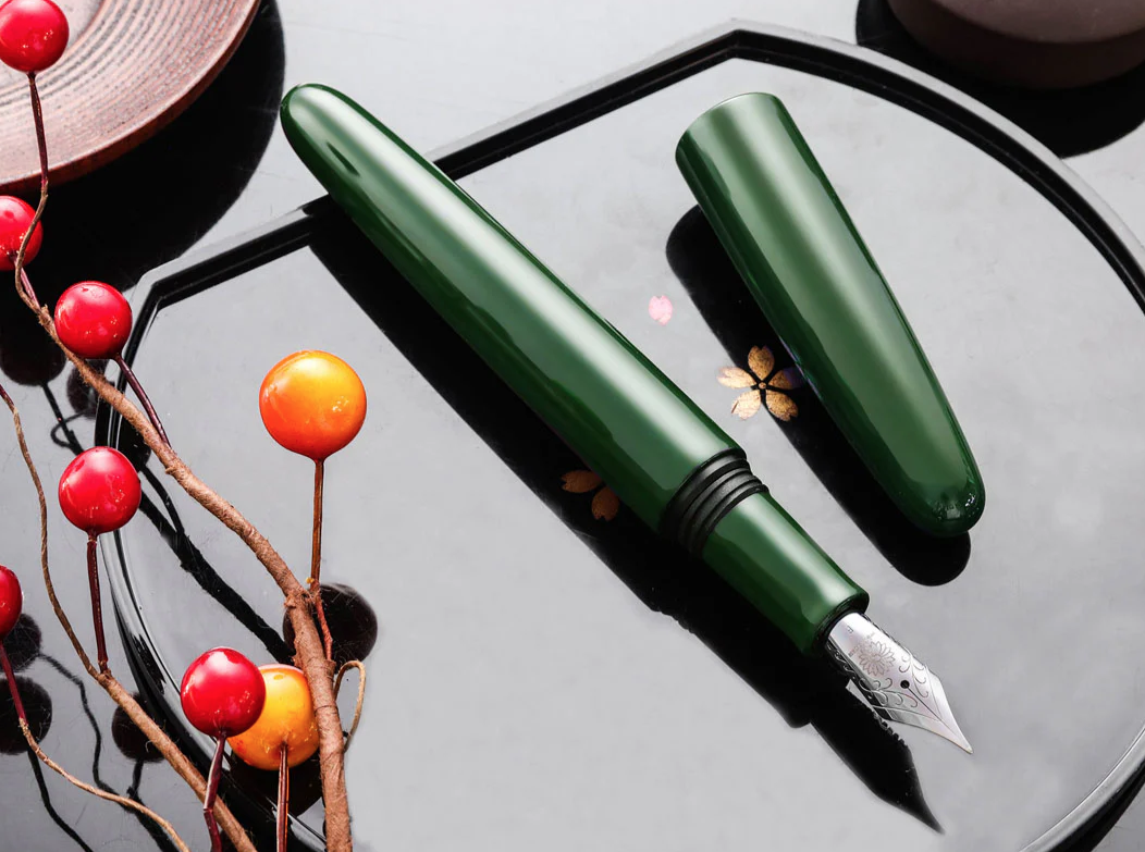 Wancher Dream Fountain Pen | TRUE URUSHI - GREEN