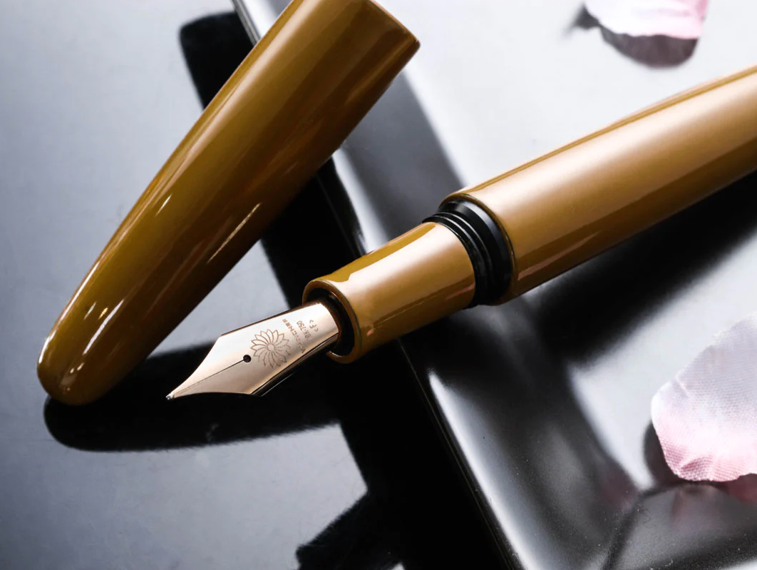 Wancher Dream Fountain Pen | TRUE URUSHI - YELLOW