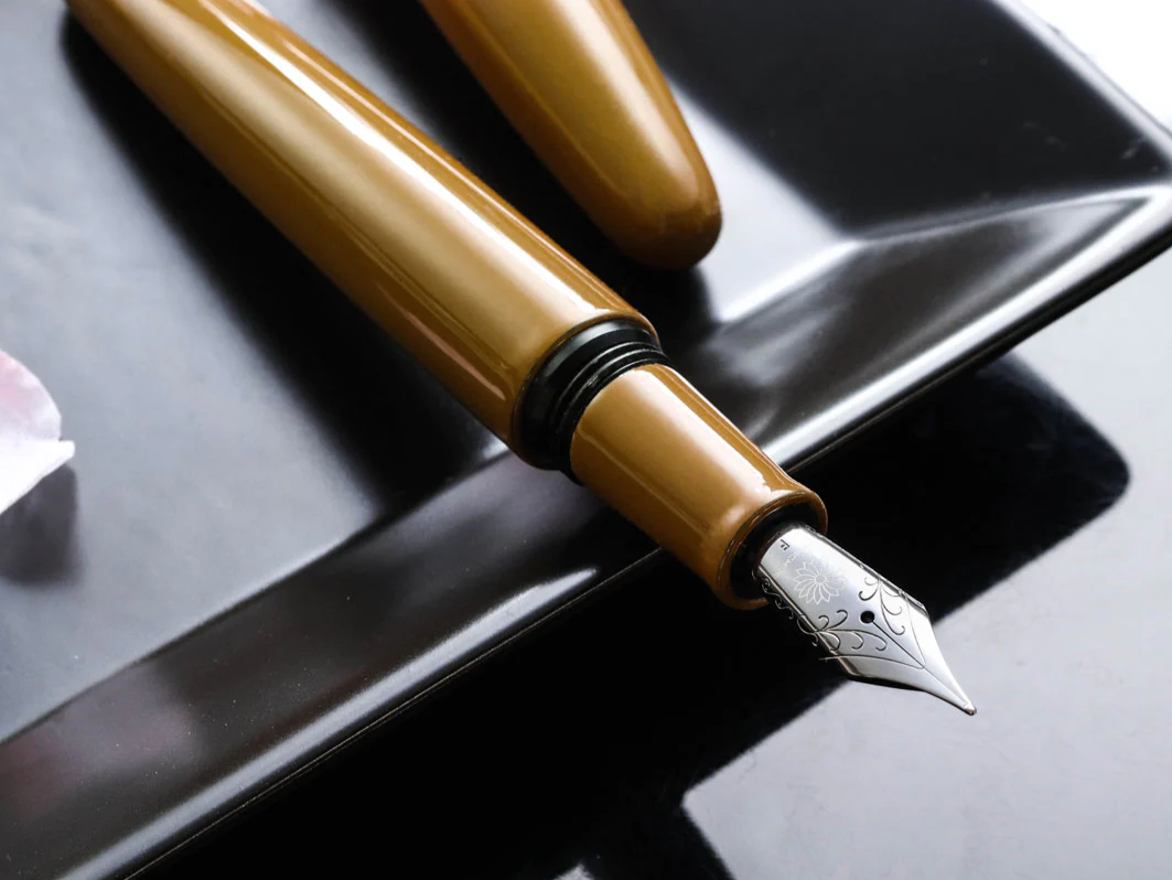 Wancher Dream Fountain Pen | TRUE URUSHI - YELLOW